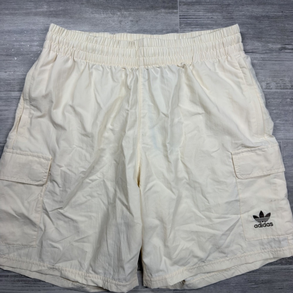 JP4784 Adidas Originals Essential Woven Cargo Shorts Wonder White Ivory Men's Mn